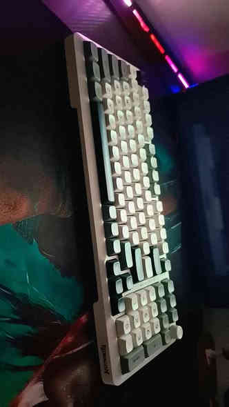 مستعجل علبيعة مو سعرها الاستفسار خاص او على للواتس اب

سيت اب كامل للبيع
ابيع الكيس وحدة مليون و 350 قفل جديد استعمال جدا قليل 

واذا شلعة مليونين و ٢٥٠ الف وقابل للتفاوض الي يشوف سعري غالي يروح يشتري الستوك الرخيص

الفGpu: 3070ti 450 

الفCpu: ryzen 5 7600X 300 

الفRam: 16 4800 
100

Ddr5 

المذربورد الف b650H 90 

الفPsu: 750w 90

الفCase: FT418 PRO 100

الفhard ssd 1t + hdd 2t 200

الفDeepcooler: gammaxx series ag400 90

القطع:

سماعات ستيل سيريس نوفا 5p المرغوبة لون ابيض ضمان عليها سنتين سعر 200 الف 

موس كلوريوس موديل د برو وايرليس ضمان سنة  80 الف 

كيبورد ريدراكون براكي برو وايريلس ضمان سنة 90 الف 

ستاند سماعة rgb السعر 45 الف

فيكرات 2 السعر 45 الف

موس كلوريوس موديل د واير السعر 50 الف 

شاشة: acer 1080p 165hz VG242Y P الغنية عن التعريف ips طبعا السعر 250 الف جديدة بعدها شخط مابيها 

جوستك playstation 4 السعر 30 الف

ميز كيمنك جديد غير مفتوح صارلة شهرين عندي بي rgb و الخشب mdf  السعر 100 الف#

كرسي مكتبي جديد بدون اي خدش جكات شغالة السعر 60 الف
تواصل خاص او واتس اب 
*********** بغداد
