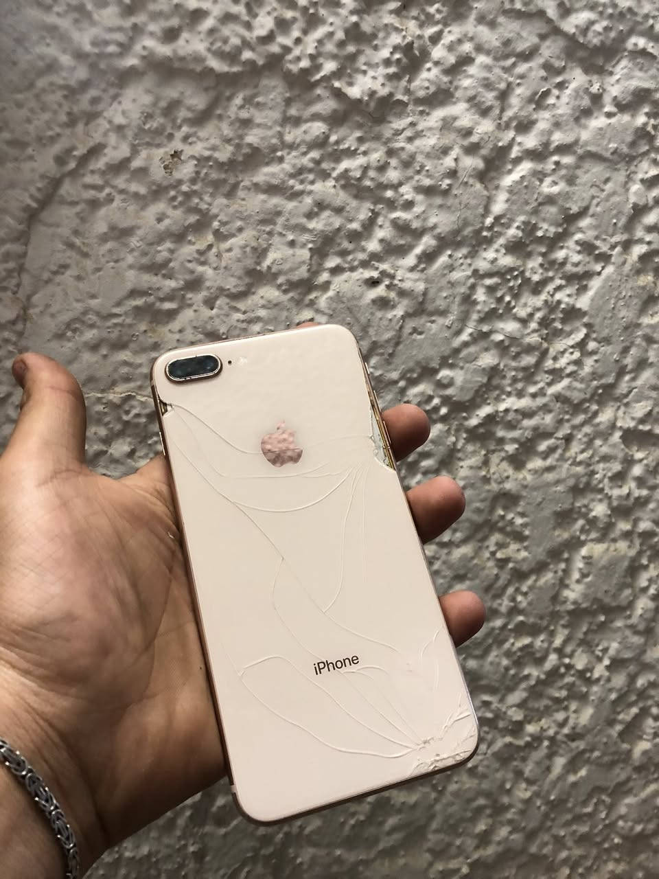 السلام عليكم ايفون ايت بلاس ذاكره ٢٥٦
صوت✅ كامرات✅ بصمه✅ لمس✅ ولجهاز نضيف ل اطاير مالته ✅
مبدل شاشه وبطاريه نوعيه كلش زينه ✅ 
وضهر مفطور لكامرات حيل نضيفات وحلوات 
السعر ١٢٥ وبي مجال او مراوس ويه بلي او ايفون 
المكان بغداد الدوره 
***********
