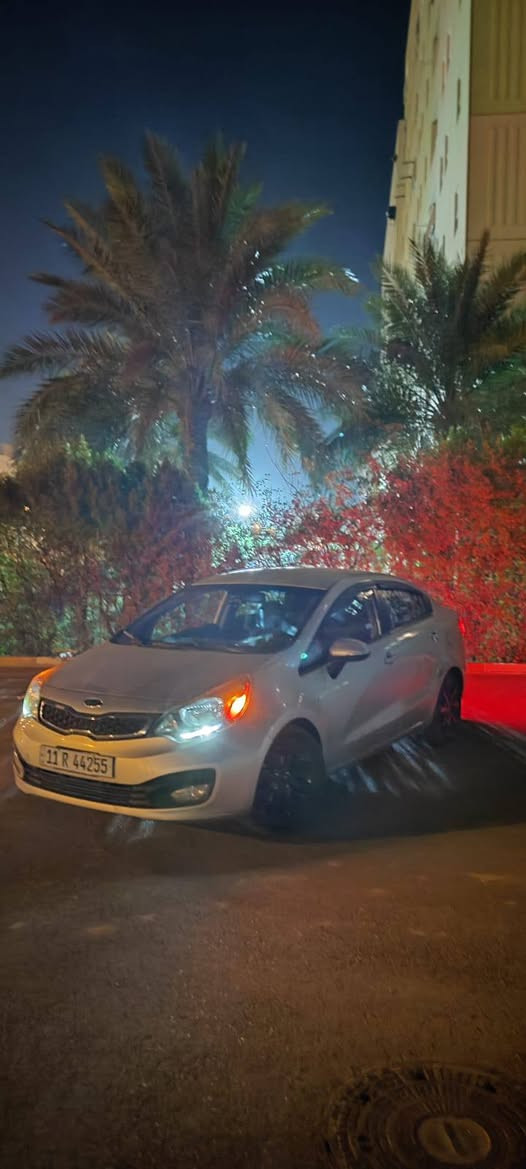 السلام عليكم للبيع
كيا ريو 2012 وارد امريكي 

محرك 1600 

بمواصفات كاميره خلفيه حساسات خلفيه فول تحكمات ستيرن شاشه ملونه ويل كبب لايتات امامي ابو الدد بك لايت لدد بلوجكترات 

سياره رقم مميز باسمي 

(حادث سياره خلفي تبديل صندوك كفاله شواصي ولغود بدون ايرباك بيهه فقط رشات  صبغ، بدون تبديل كلهه ليبل واحد ابيع صبغ حزام) 

متوفر سونار على الخاص 

مكان سياره بغداد بسمايه 

االسعر 78$

*********** متوفر واتس اب
