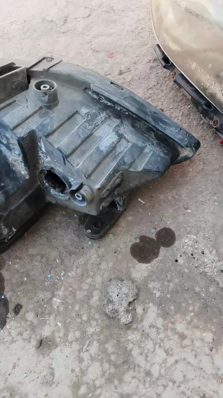 لايت النترا 2017 عدد 2 كما موضح في الفيديو متروكات يعوزهن تنضيف فقط 
ملاحضه واحد منهن معطب كما موضح في الفيديو
السعر قيم وذا عجبني ابيعك


**إذا كنت صاحب هذا الإعلان وتريد حذفه لأي سبب، رجاءا أرسل رسالة إلى الدعم الفني**