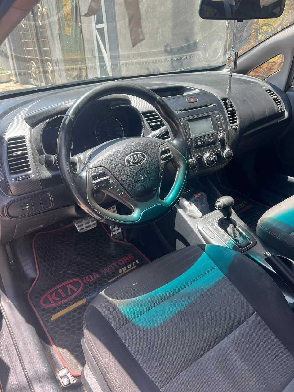 سلام عليكم سيراتو موديل 15 خليجي فوول مواصفات رقم اربيل دولي تحويل او وكاله مكفوله عدا دوسات صبغ وبيها مكانات بارد وتكحيل سونارها موجود محرك 2000 المرغوب سعرها 120 وبيها مجال وترهم مراوس ***********
