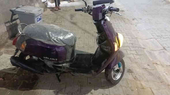 السلام عليكم دراجة بوليس مكينة ما مفتوحة خير من الله عوزها شخاطة لسلف كهربائيات شغالة رايدها 600بيها مجال أو مراوس بسكنس  ***********
