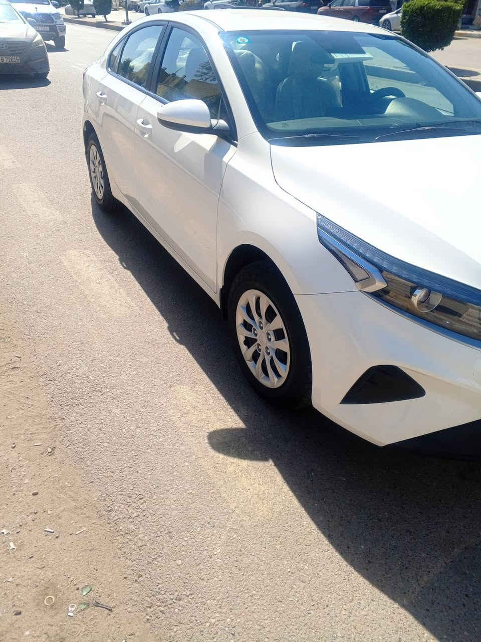 سيراتو 24 خليجي محرك 1600 دوش
مكفولة كفالة عامة ماشيه 24الف 
رقم بغداد بسمي داخل لونين السعر170
***********
***********
