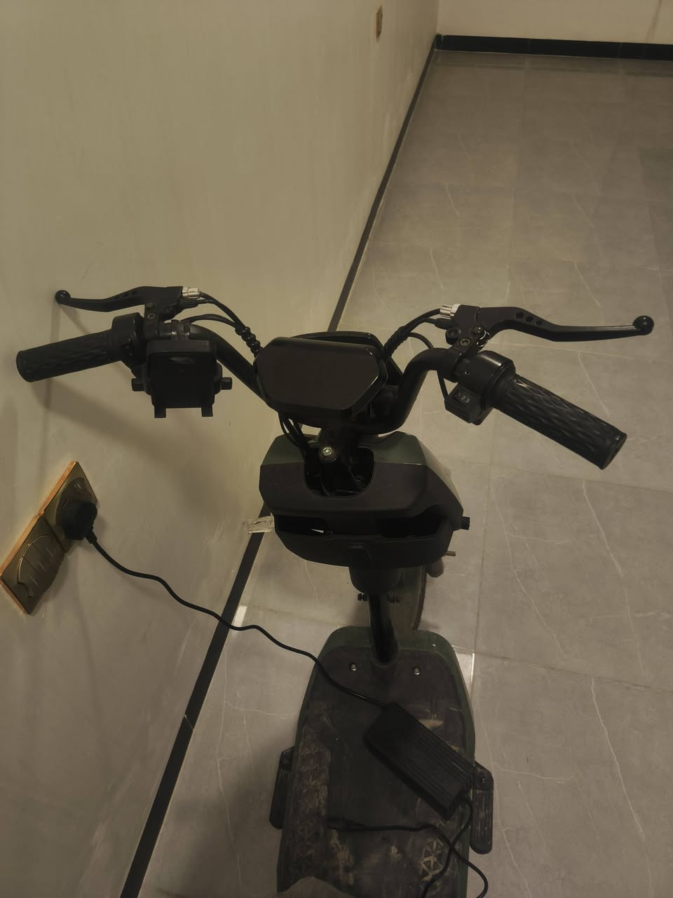 دراجه شحن 5 بطاريات بعدها جديده السعر 375 بس البك لايت واحد مكسور دراجه نضيفه التواصل خاص فول رقمي مال واتساب ***********
