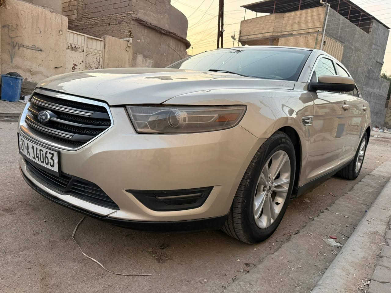 فورد تورس امريكي 2018
حادثها بالصور كلش خفيف 
ايرباك ستيرن فقط وراجع سستم 
باقي السيارة كفاله 
مواصفات 
نضام ترحيب
سستم الصوت سوني ارقى سستم
أنظمة قيادة سبورت وعادي
مثبت سرعة
شاشه كبيره 
حساسات خلفيه 
كامرة خلفيه 
تدفئة بالكشنات
تحكم ستيرن 
كشنات كهربائيه
محرك 3500 كفالة وگير كفاله
تبريد ثلج 
ماشيه 92 ميل
ويل 20 رياضي
لايت زنون
بصمه تشغيل
تشغيل عن بعد
رقم ذي قار حرة
مكان السيارة بصرة
راعيها بصرة وتحويل بكل مكان
السعر 139 
رقم راعيها الاصلي 
***********
