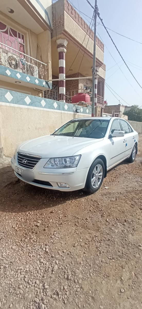 سلام عليكم سوناتا خليجي للبيع موديل (2010) فول مواصفات فتحت سقف تحكم ستيرن جهتين اي بي اس سياره جديده كلش سنويه جديده رقم جديد هزه جديد تحويل ثاني يوم  السياره كفاله عام محرك مكفول على وضع الشركه محرك (2400)  السياره كلش جديده  
سياره ماشيه 180الف
 الهاتف (‏‪0776 580 7507‬‏
