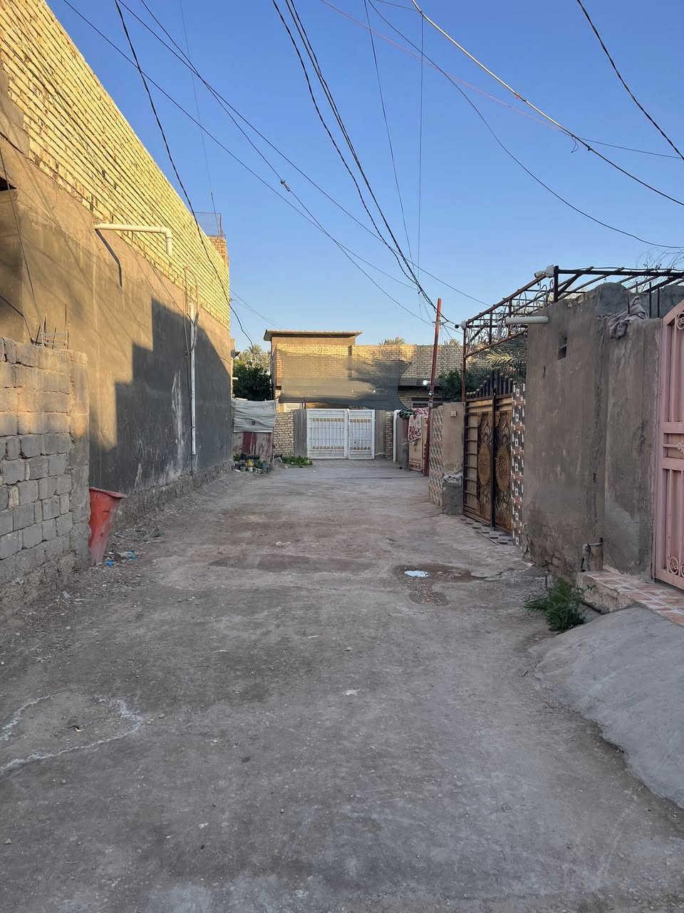 #للبيع 
السعر :70مليون  قابل للتفاوض
دار للبيع زراعي سند 25،تحويل ب أسم المشتري مباشر 🏠
الموقع:محاويل حي الاسرى قرب شط المحاويل "
مساحه 200م🍁
يتكون الدار من  🏦🏦🏦🏦

استقبال 
مطبخ 
غرفة نوم 
غرفة نوم
صاله 

تتوفر فيه جميع الخدمات السكن 🏕

باقي التفاصيل موضحه في مقطع فيديو والصور 📷 

🌿🌿🌿🌿🌿🌿🌿🌿🌿🌿🌿🌿🌿
#للإستفسار اكثر او معرفة السعر يرجى مراسلتنا او  الاتصال على الارقام التاليه او زياره #مكتب #عقارات #اراضي #المحاويل الكائن في قضاء المحاويل حي ١٧ قرب #مقهى الصياد القديم
***********/ ***********/ ابواسد
