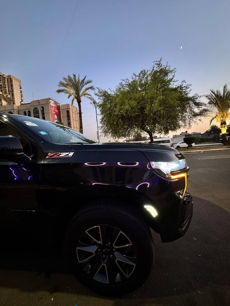 سلام عليكم
تاهو فئة z71 موديل 2021 وارد امريكي 
مواصفات z71 معروفة بالاضافة الى دواسات جاية كهربائي
رقم بغداد وماشية 83 الف 
السيارة جديدة ومدامة وداخلة للعراق صار 9 اشهر 
صور الحادث بالمنشور باب خلف السائق ونص جاملغ 
السعر 400$ وبيها مجال 
للتواصل *********** وتساب
