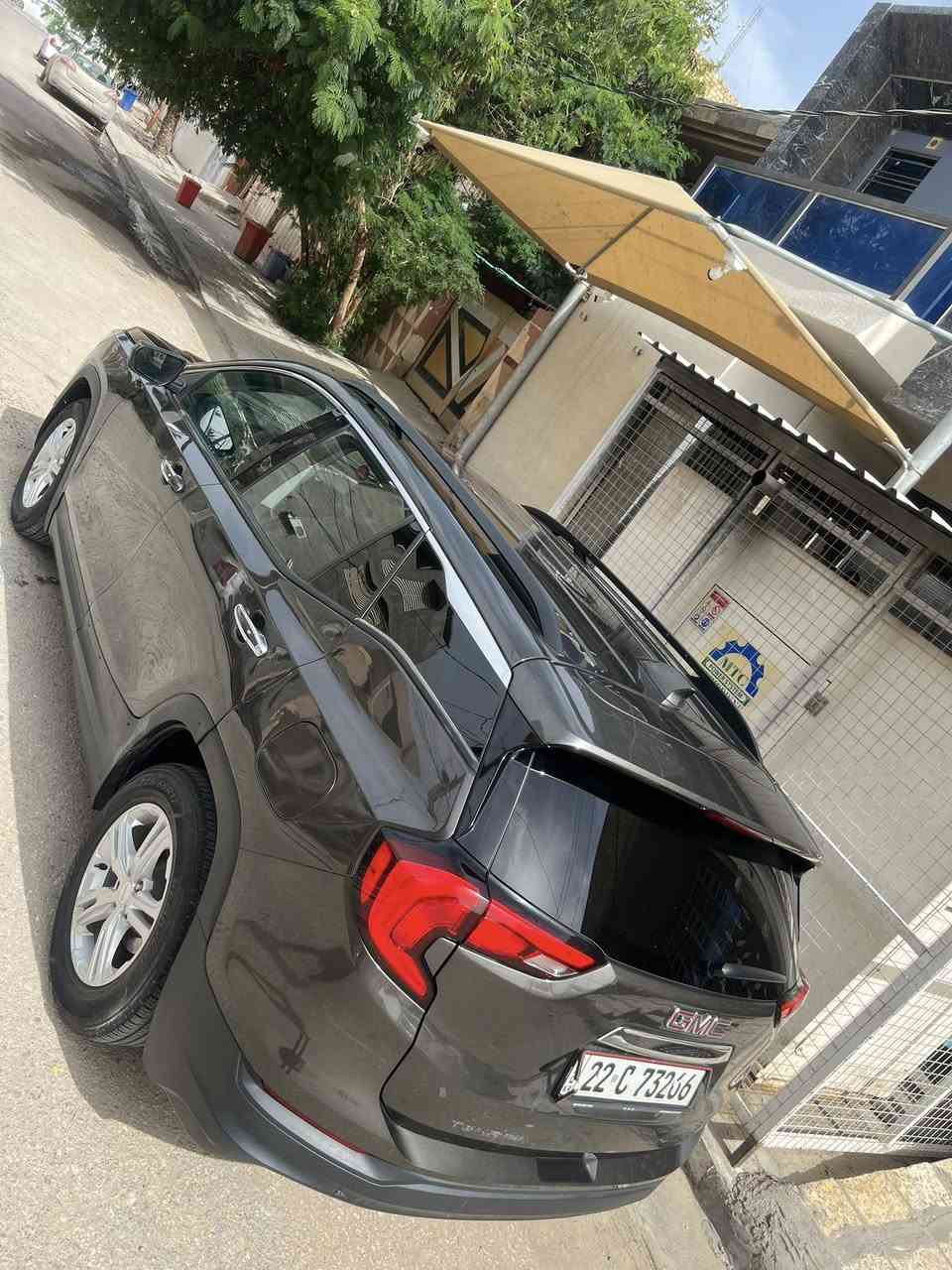 جمسي تيران ٢٠٢٠ فئة sle
رقم اربيل بأسم شركة تحويل او وكالة
حادثها صفح بدون شاصي جاملغ وشي قليل من البنيد واللغد بي تصليح قليل وبالعراق صار بيها صفحة رش صبغ اثر شخوط مال خباثة 
السيارة مابيها لا ادوانز ولا صرف
السعر ١٣٥ ورقة مع المجال
مواصفاتها  
تدفئة كشنات 
جنطة شفط
تشغيل عن بعد
٥ بصمات
رادار امامي
تحديد مسار
اوتو ستوب
تبريد قطعتين 
ابل كاربلاي واندرويد اوتو
ماشية ٩٦ الف 
مكينة وكير كفالة
باتري جديد 
تخم تاير نظيف 
تبريد ثلج منظومتها جديدة
ادامة كاملة للسيارة مسويها على ايدي قبل فتره لا حماوة ولا تنقيص ولا صرف ولا أي خلل جاهزة مال جناي
مكانها النجف 
***********
