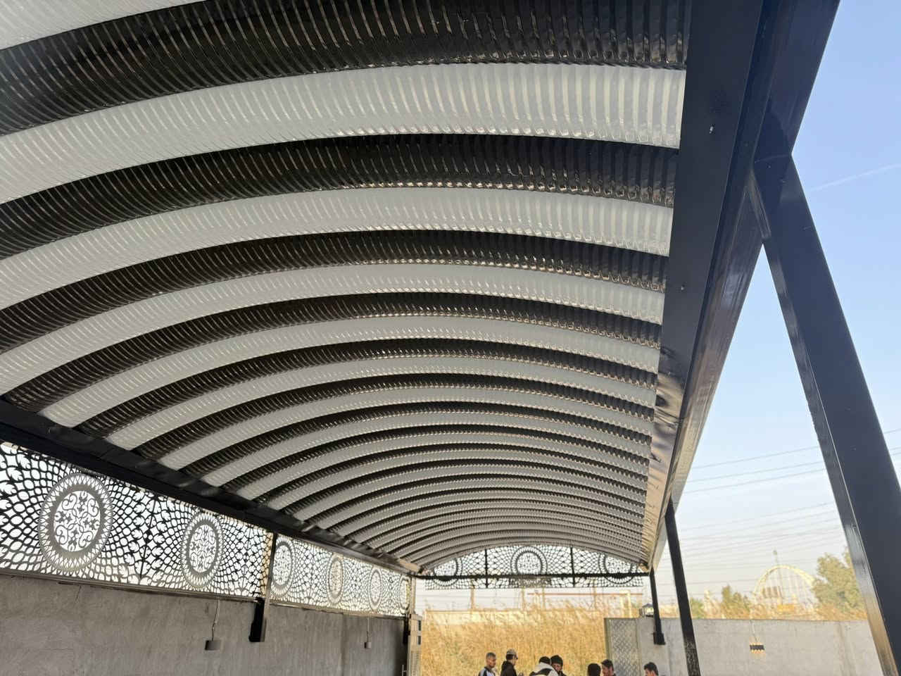 جانب من عملنا في بسمايه وتم انجاز السقيفه ونشكر كادر شركه الفرات ومن ألله التوفيق سعر المتر (22)
***********
***********
