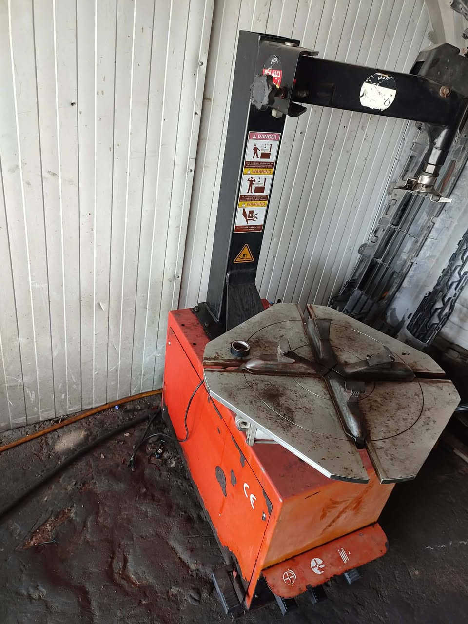 خالعه تايرات شغاله ع فحص سعر ٦٠٠
عندي كمبريسر هواء حجم كبير من القديمات سعر هم ٦٠٠ مكاني نجف

***********
