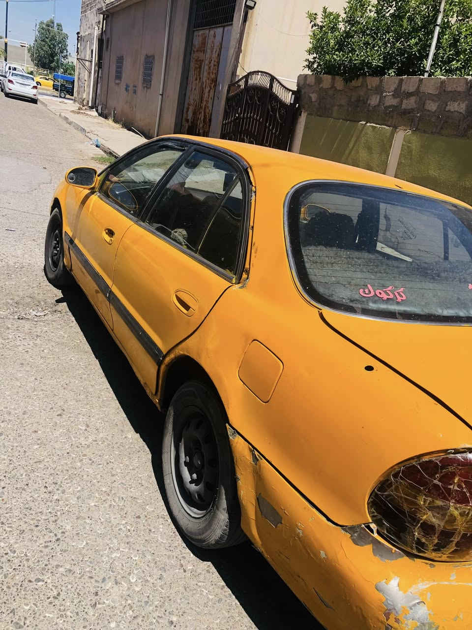 سلام عليكم سيارة هونداي سوناتا تكسي للبيع أو للمراوس
كير ومكينه جديد شرط تحويل وكاله موديل 1999 رقم كركوك 
سنويه عظم عاج سعر 18 وبي مجال الشاري يخابر ع الرقم ***********
