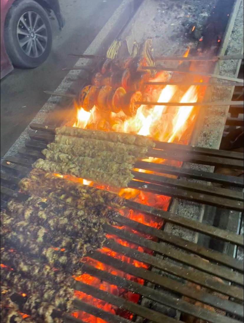 تنورون مطعم شيف محمد ابو خالد 
#جاهزين_لجميع_طلباتكم_
#مشاوي_عرايس_وجميع_ماكولات_مذكوره_امامكم
#جاهزين_لكافه_المناسبات_اعراس_ولحفلات_ولمناسبات
#عنوان_رمادي_شارع_20_مقابيل_علوة_الليث
#توصيل_مستمر_من_ساعه_3_مسائآ_الئ_ساعه_6صباحآ
رقم المطعم  /1/ ((( *********** )))واتساب+ اتصال
رقم المطعم /2/ ((( ***********  )))) واتساب+ اتصال
