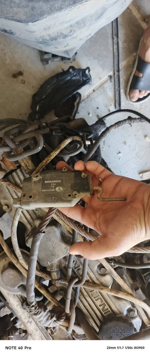 ادوات بروكهم محرك كفاله وكير عادي مكفول كمبريسر شاشه تبريد شغاله كشنات كهربائي كله شغال , ***********
