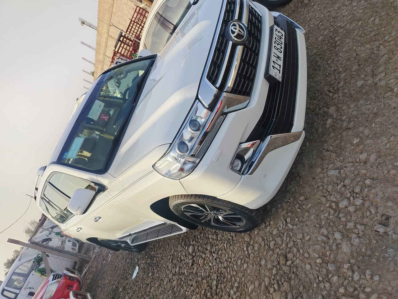 لاندكروزر ١٧ ساز سيارة مكفوله عده بارد جنطه خلفيه قليل قضاء الصويره ***********
