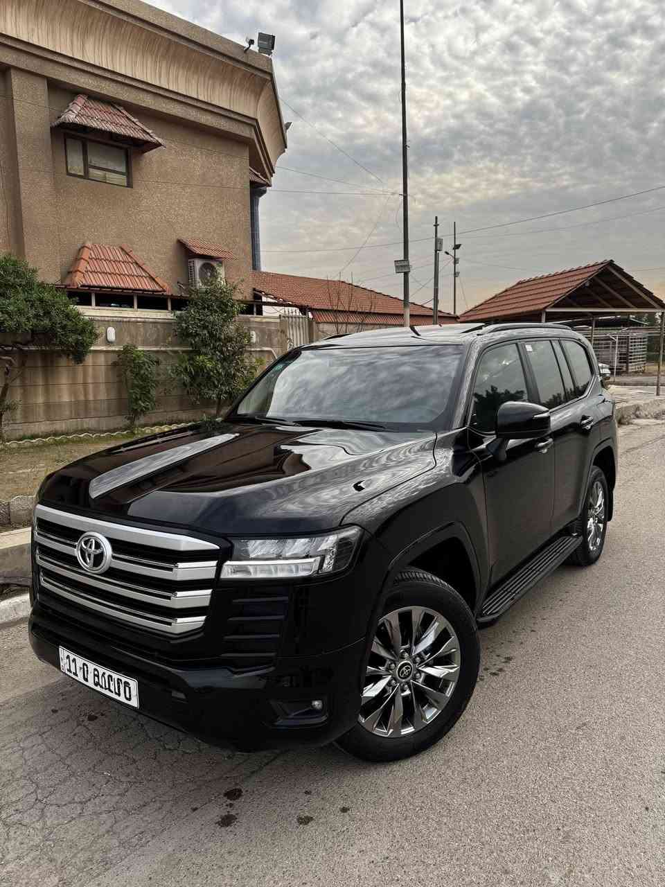 سلام عليكم للبيع
تويوتا لاندكروزGXR 2022 لون اسود   ساز

فول مواصفات

بصمة تشغيل وابواب

4 بصمات. ابواب

سلايد فتحه

مقاعد جلد 

كشنات كهرباء 3 دكم

تشغيل عن بعد 

جنطة كهرباء شفط  

كشنات جلد بيجي + دواخل صاج

نقط عمياء 

7 راكب 

 تبريد مقاعد 

تبريد مركزي  

3 شاشات ايباد تطبيق 

تحكم ستيرن جهتين 

طفايه 

ثلاجه 

شاحن هاتف لاسلكي

هاند بريك بصمة + تلقائي

اوتو HOLD

حساس امامي خلفي  

المري كهرباء شفط + اشاير  

كامره.دواره. 360 درجة

ويلكب كروم

3وضعيات قيادة sports Eco NORMAL

لدد امامي + خلفي 

كشاف زنون

لايتات عدسة زنون

6 سلندر تنفس طبيعي 

  4X4  

فول انظمة وتحكمات 

باقي مواصفات الاندكروز  معرفة فول الفول

السيارة مكفولة

عدتها وكتلوكات وكاعيات كلها جديد

ماشية 64km حقيقي

مكانه بغداد شارع فلسطين 

السعر 65500$وبيه مجال نشاءالله 

الرقم ***********
