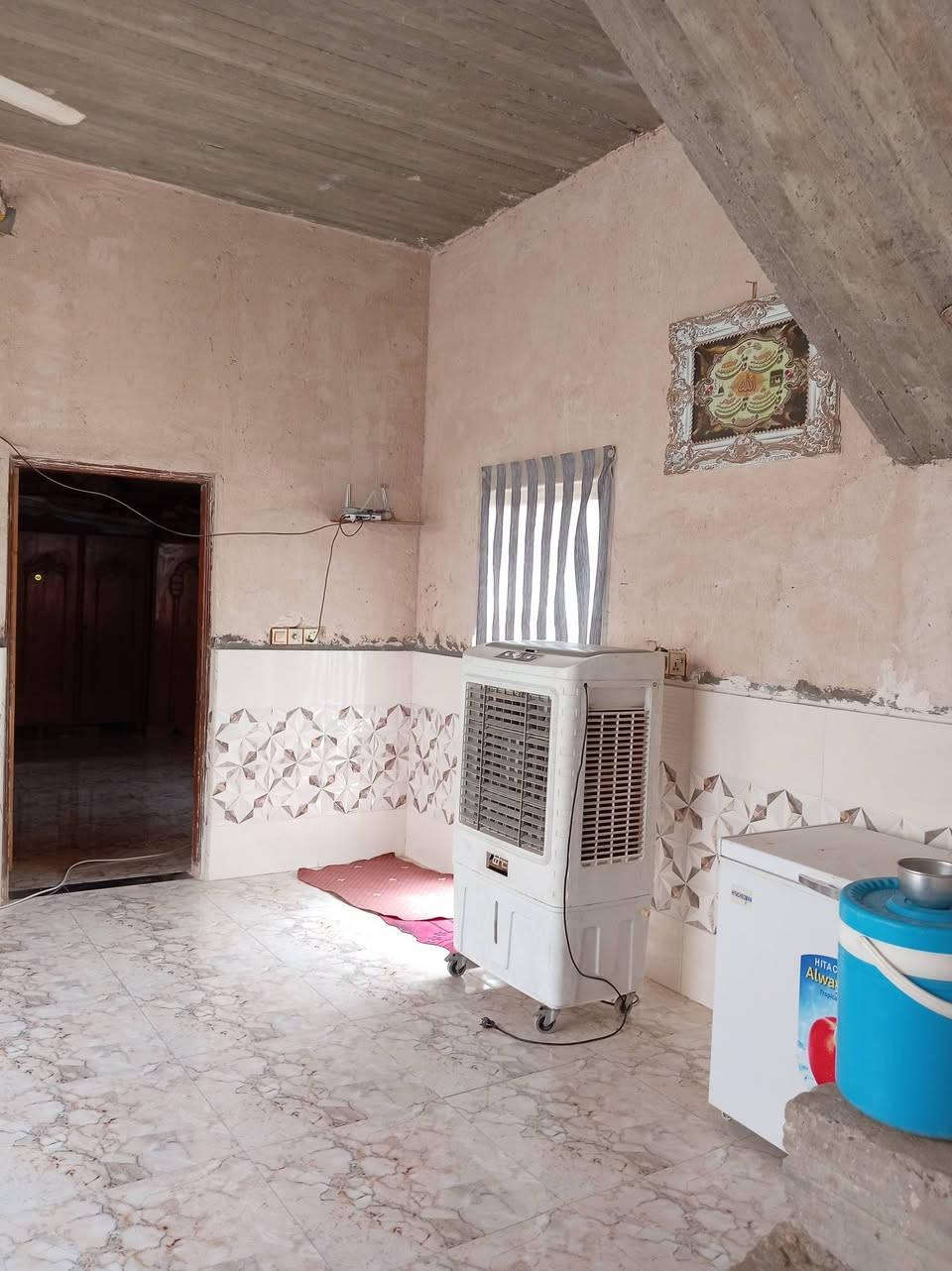السلام عليكم بيت للبيع المساحه 200 غرفتين وصالة ومطبخ وصحيات استقبال ماكامل صب كونكريت العنوان الكوفه البراكيه ***********
