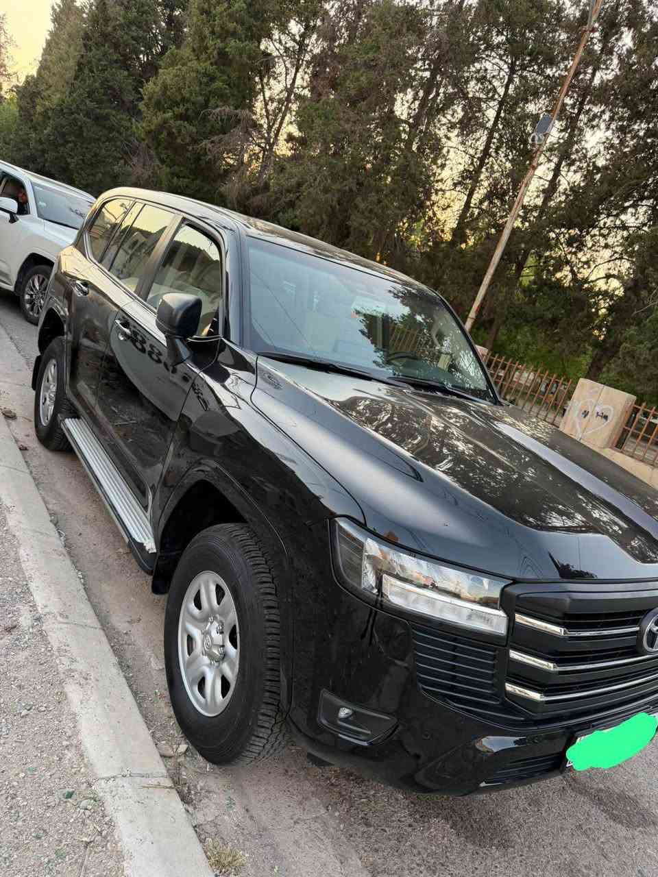 تويوتا لاند كروز  ره شي قه طران موديل 2024 سفري هه وليره شريكه جيهان زه ماني ماوه ته نها 24000 kmرويشتوه هه مو شتي نويه هيجي نيه تابلي سه ياره كي جوانه وه ك شه ريكه ماوه ته وه . سعر 6 ده فته ر شوين هه ولير موبايل *********** أربيل, العراق
