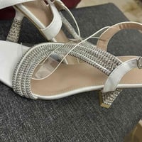 حذاء عرس • قياس ٣٩ • لبسه ساعتين