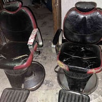 كراسي حلاقة نضيفة جك شغال  للاستفسار خاص او على الرقم 07724487391