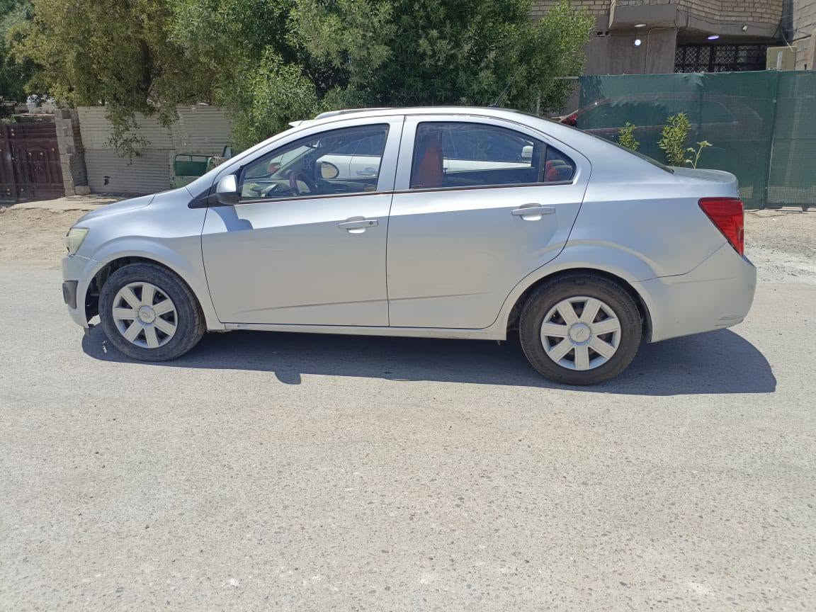 السلام عليكم
شوفر سونك خليجي ٢٠١٢ 
رقم بغداد بسمي هزه جديده
كير ومكينه مكفولات
كير اوتوماتيك
كهربائيات كلها شغالة 
ما بيها كل نقص
بيها ثلاث قطع صبغ أبيعك احزان
  السعر 58وبيها مجال
مكان السياره بغداد الكاظمية 
***********
***********
