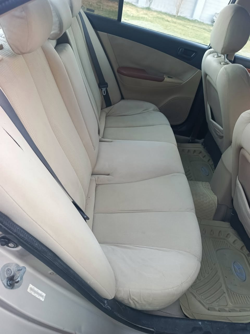 السلام عليكم سوناتا 2009 فول مواصفات محرك 2400 رقم انبار صبق ثلاث قطع بدون دواخل السعر 110 الاتصال ***********
