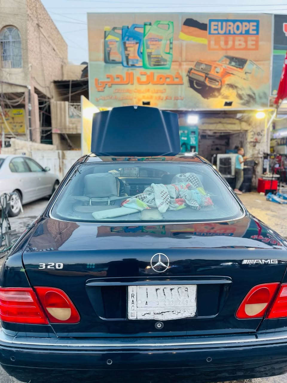 السلام عليكم ام عيون مديل 95
مكينة عدلة ستة سيارة خير من الله تدفئة تبريد 

صدر امامي خلفي جديد رقم الانكليزي  بسمي 

رايدها 78بيها مجال
رقم بي واتساب ***********
