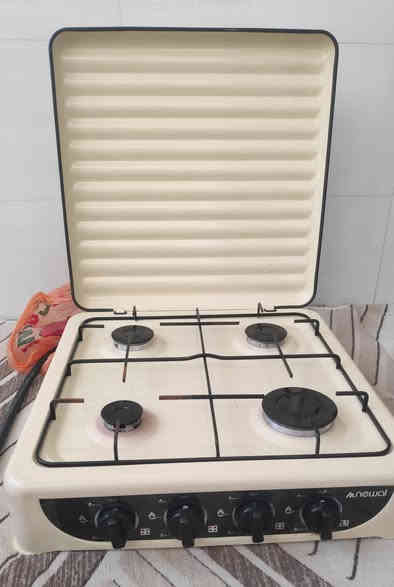 طباخ منضدي شركة نيوال استخدام مرة وحدة يشهد الله
اخذته ب70 ابيعه ب45 ألف 
خباز كهربائي جدا نظيف 17 الف . 
مولد تايگر الأصلي ( الباب الأول 12 أمبير) مستخدمة شي قليل جدا وكانت ملفوفة بنايلون ب200 الف.
مكاني الحر /قرب مكتب اليساري
***********
