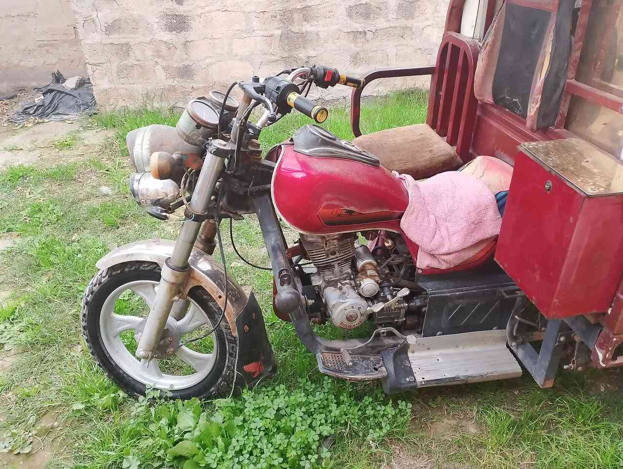 سلام عليكم      ستوتة للبيع موديل ١٩ جمرة المرغوبة
نظافة فول
السعر مليون 
للاستفسار الاتصال
***********
