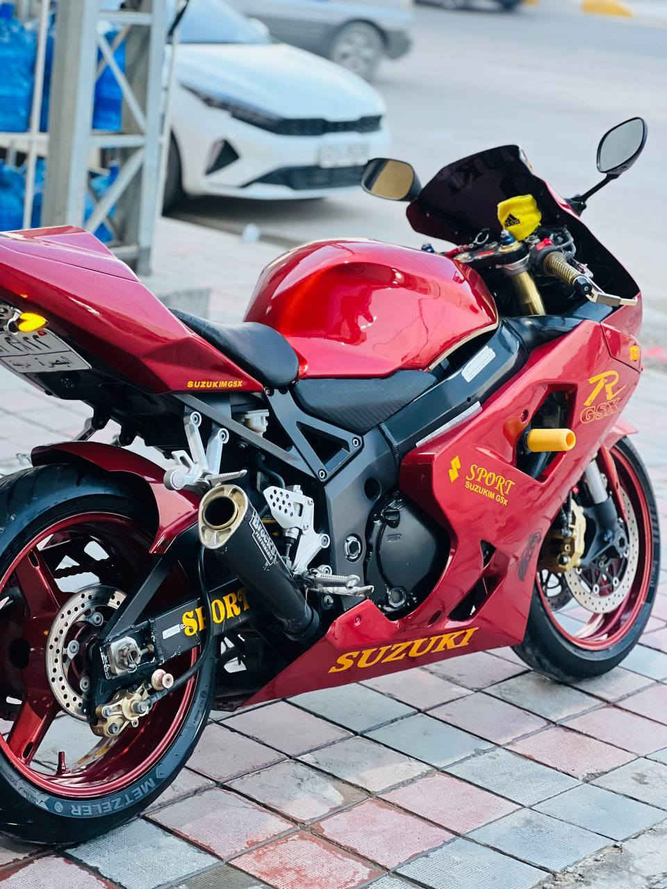 دراجه جكسر 750
كفالة عامة
نضافتها نفس البصور 
رقم وسنويه ( بصره )
مكان دراجه الأنبار فلوجه 
واتساب *********** 

مو شراي اكلب المنشور حتا لاتعبني واتعبك
