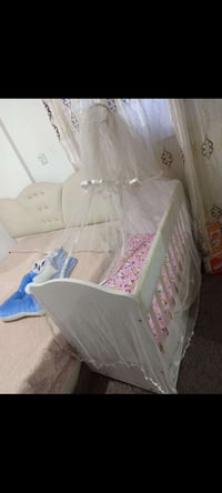 تخت اطفال • للبيع