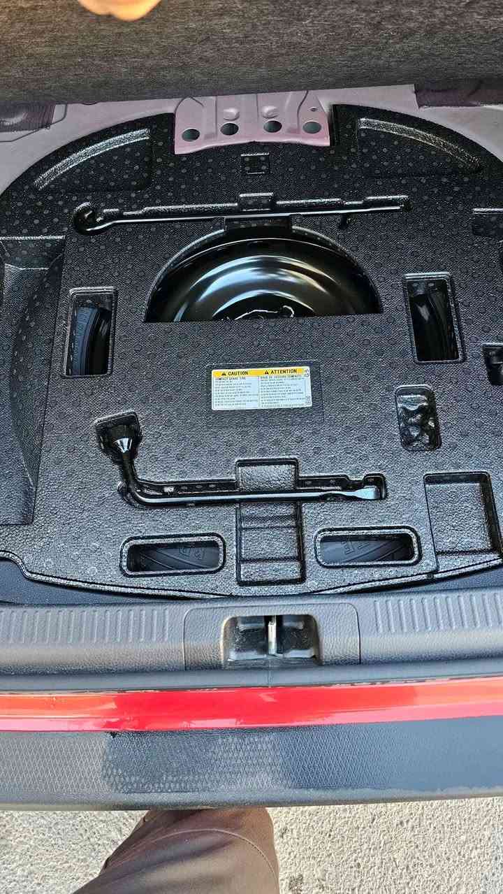 السلام عليكم
كامري للبيع فقط اعلى فئة فول للاخير ٢٠٢٤ اخر نسخة بانزين ماشية ٨ الاف سيارة جديدة جدا جدا قطعتين صبغ فئتها xse بلس مواصفاتها 
شاشة كبيرة بانوراما ويل ١٩ شاحن لاسلكي اضائة محيطية قطعتين تبريد ٤ كامرات حساسات أمامية وخلفية مع اوتو ستوب كل جهات  رادارات ٣٦٠ داتا شو تدفئة ستيرن تدفئة وتبريد بالكشنات كشنات كهرباء لايتات أمامية وخلفية لد بصمة تشغيل عن بعد شفتات ستيرن اوتو لايت ومواصفات هواي كلش 
 السعر بدون لوحات رقم فحص دخول جديد بسعر 210ورقه 
للإستفسار 
***********مكان سياره كربلاء
