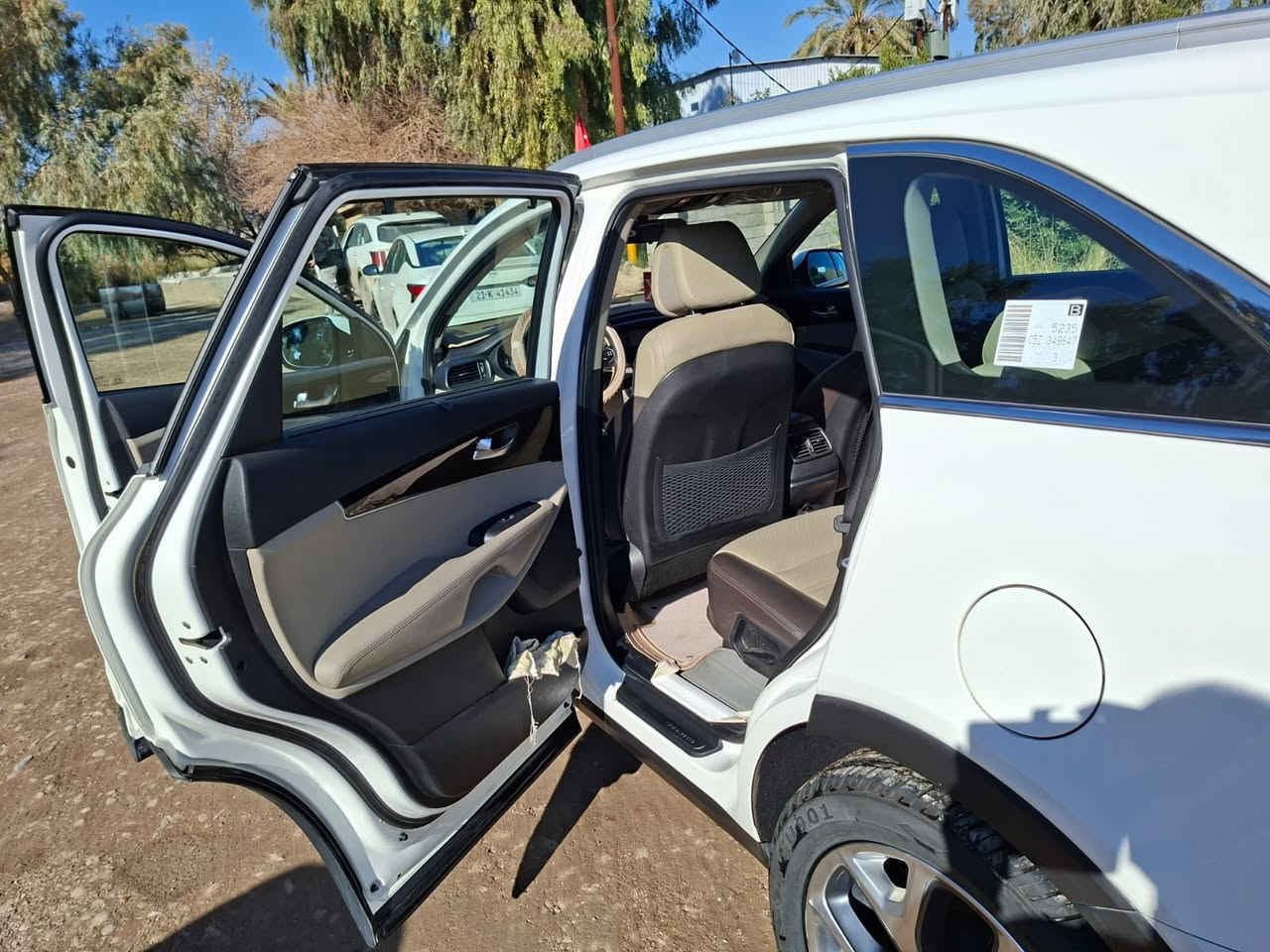 سورنتو ٢٠١٧ _ ٦سلندر .. ٧ راكب.. كشن السائق كهرباء..باب  الجنطة كهرباء.. رقم بغداد..ماشية ٦٠٠٠٠ ستين ألف كيلو متر.. مكفولة من جميع الجهات للبيع .. للتواصل***********
