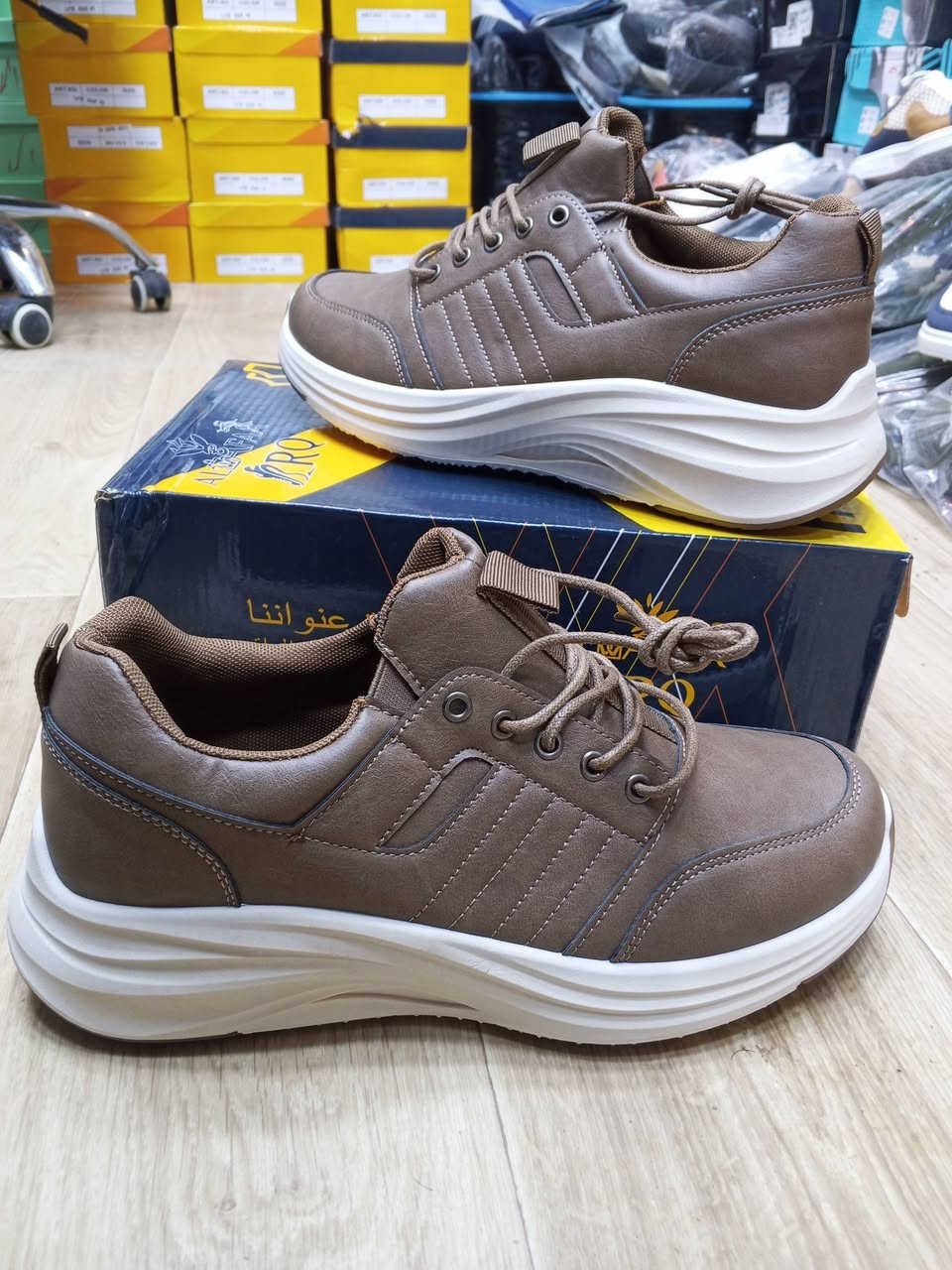 زوجين ب25الف
توصيلةالمناطق القريبه مجانا🔥🔥
كافه مناطق البصره 3الف 
جميع المحافظات 5 الف
انستكرام top_shose90
***********
العنوان شارع السايلو قرب مستشفى الشفاء
