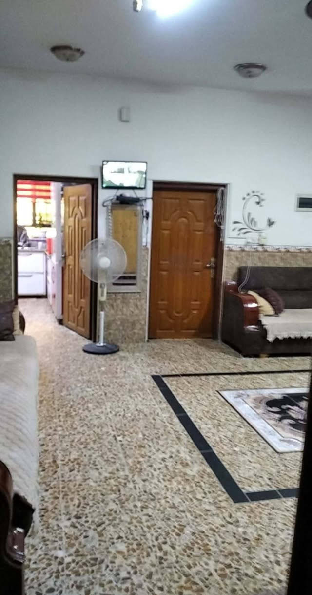 بيت للبيع شارع 80 طريق شريفه الجديد زراعي سند25 المساحه 150طابقين اي استفسار الاتصال ***********
