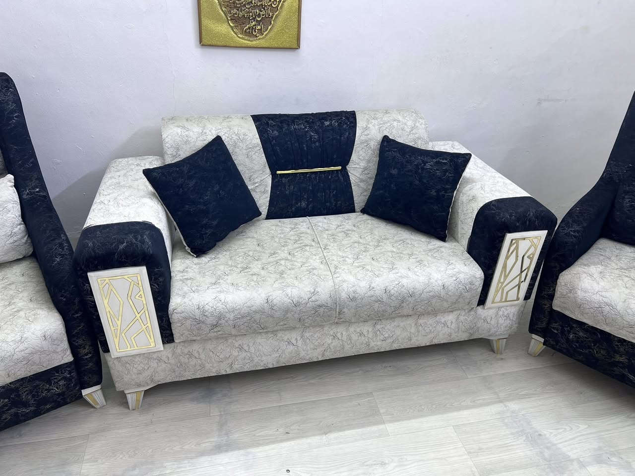 تخم 10 مقاعد نضيف كلش 
شغل كلش قوي ودرجة أولى 
السعر ٤٥٠ الف وبس مجال شويه للتواصل 
***********
