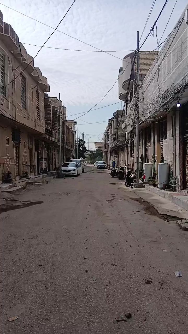 يالله يتوفر في محافظة كربلاء المقدسه..  بيت للبيع مساحه ٥٠ م  طابق ونص  شارع ابو طالب قرب اسواق كشمش مقابل حي الشرطة   . بناء درجه اولى طابوك جمهوري خدمات كامله . ماء . مجاري . كهرباء . شوارع ٨م  تبليط  يصلح دار سكن او حسينيه للزوار . يبعد عن حرم الامام الحسين ع السلام ٣كم   ويبعد عن طريق المشاية ٣٠٠م   .. طابو زراعي سند ٢٥ اقرار محكمه 
للاستفسار / ***********  + واتساب 
نستقبل كافة العروض في الاحياء المجاورة لشارع مستشفى الكفيل / 
يوجد قطع اراضي بمساحات مختلفه /
