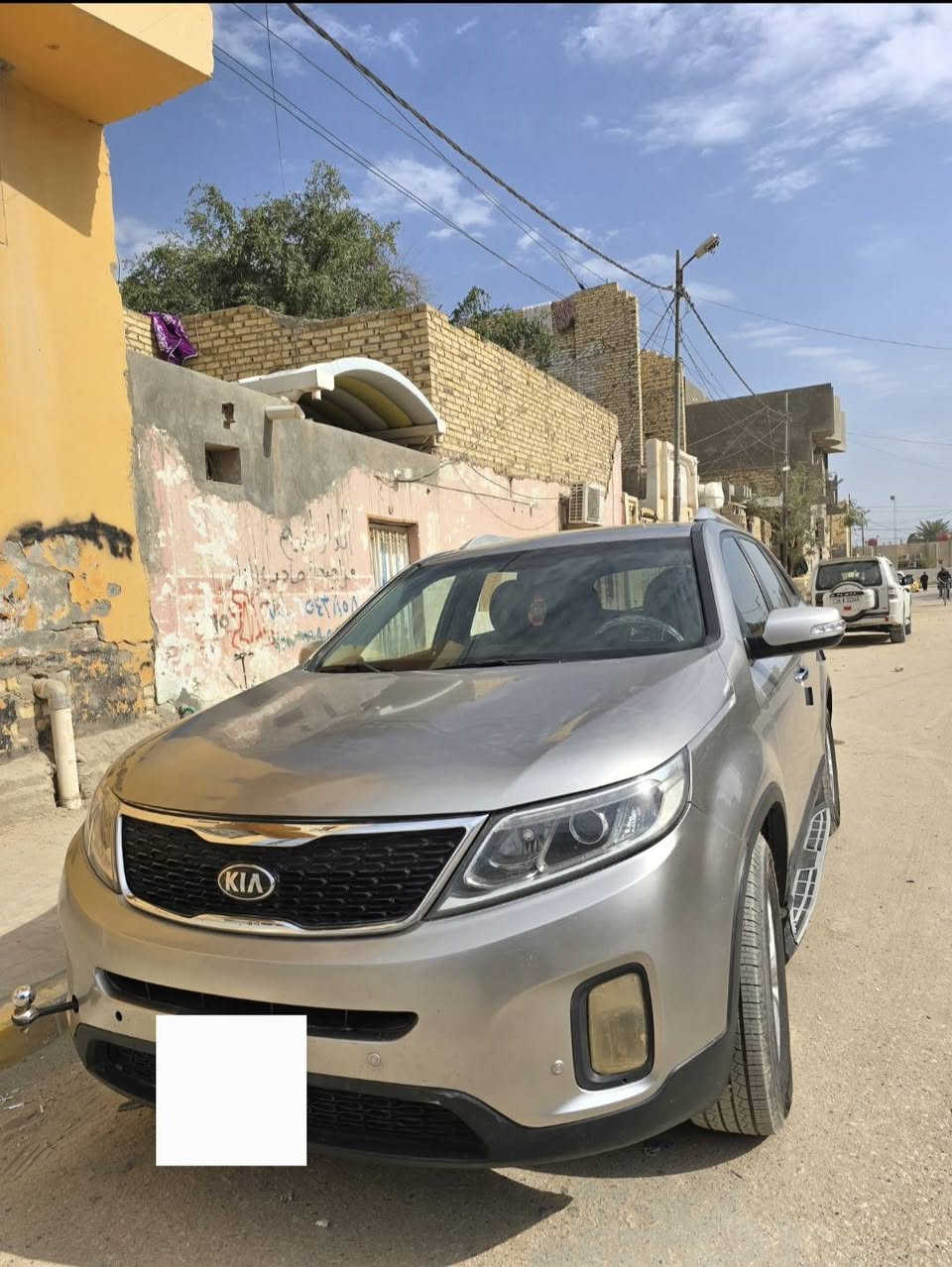 كيا سورنتو  14  وارد  امريكي 
4سلندر 5راكب رقم  بغداد دولي بأسمي
 مداور مباشرتا مكان السيارة
 الديوانية قضاء الحمزه الشرقي 
السعر ١٣٠ السونار موجود مع الصور 
الاستفسار ***********
