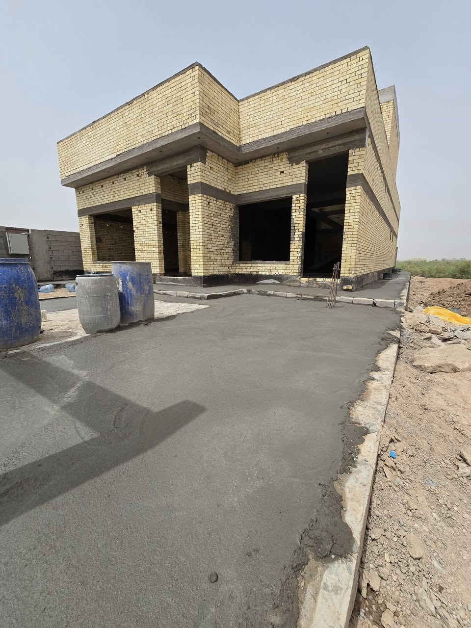 السلام عليكم كادر لبخ اسود وبياض وخارجي وجهات سقل و طلس عمل درجه اولى عمل في جميع مناطق البصرة ***********
