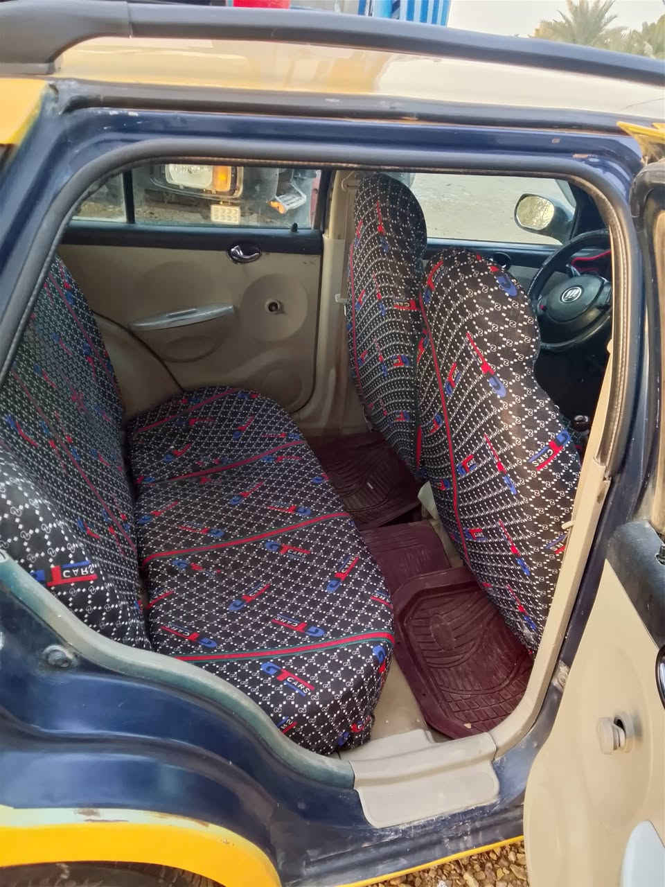 السلام عليكم سياره ايفان للبيع موديل 2012 حلوه مداور لمتا ما يعجبك مصفره هيه وقرامات مكينه كورله كفاله مكينه وكير السعر 30 الاتصال *********** مكان الديوانية الحمزه الشرقي
