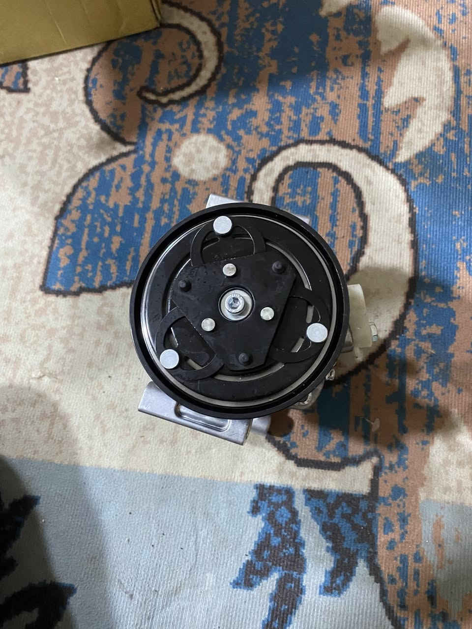 كبريسر مال سياره طلعلي بل بضاعه امزون بل كوكل طلعلي جوكر على كورلا22وعلى سورنتو 5سيارات الي فيده يطيني سعر بي وبلعافيه اعله سعر ابيع خاص موجود
