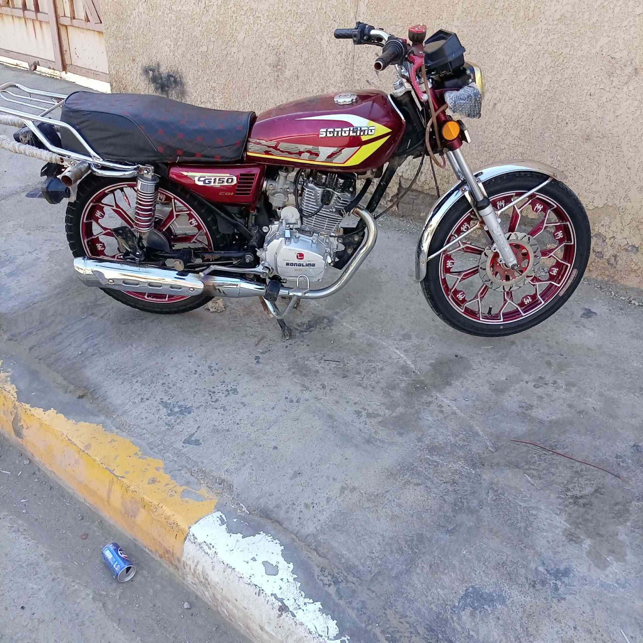 سيفان للبيع موديل ٢٤ خير من الله كهربائيات كامله مابيها شي عوزها باتري فقط دراجه حلوه أحله من صوره مكان‌ ديالى كنعان ال مو شراي لايطب رجائا *********** سعر ٤٥٠ بيها مجال حك جيه
