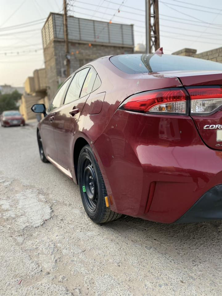 للبيع Toyota Corolla موديل 2023 وارد أمريكي فئة LE ✨  

📌 المواصفات:
- شاشة كبيرة  
- كامرة خلفية  
- رادار أمامي  
- مثبت سرعة (كروز)  
- نظام تحديد المسار  
- تحكم سكان  
- بصمة تشغيل  
- سنسرات  
- تبريد ممتاز  
- اقتصادية بالوقود  
- مواصفات LE المعروفة 🔥  

الممشى 50 ألف قابل للزيادة  
المحرك والكير مكفولات بحالة ممتازة ✅  

الحادث موضح بالصور  
بدون فتح ايرباكات وبدون ضربات دوخل  

الملاحظات:
- حالوب بقمارة  
- بارد بالجاملغ الخلفي  

السيارة استخدام يومي ونظيفة وتستحق المعاينة  
السعر 13,800 دولار وبيه مجال للجاد فقط  

للتواصل 
العنوان بغداد الاسكان خاص أو اتصال ***********
