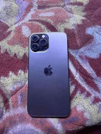 13 برو ماكس لون اسود ذاكره 256 بطاريه86  مكفول ع فحص والضمان  السعر800...