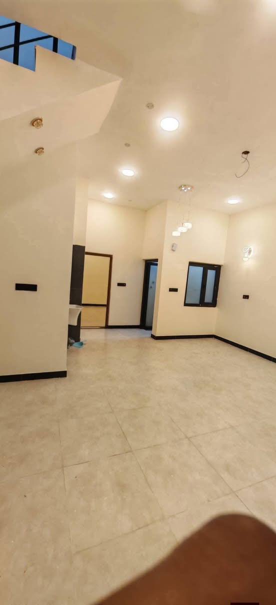 📢 للبيع المستعجل بيت في الجبيلة
تحية طيبة،***********
يوجد لدينا بيت للبيع بمساحة 160 متر في الجبيلة 
🔹 المواصفات:
2 غرف نوم
صالة
مطبخ
صحيات
استقبال
كراج

💰 السعر: 80 مليون دينار قابل للتفاوض
📞 للاستفسار: ***********
