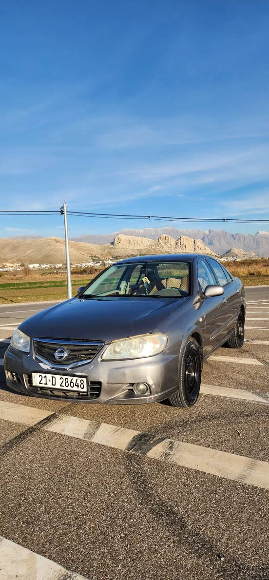 بۆ فرۆشتن
نیسان سەنی یابانی 
مۆدێل:2010
گێڕ ئۆتۆماتیک 
گێڕ و مەکینە و کارەبای و تەبرید و تەقە و ڕەقە و تەحویل و غەرامە بەشەرت 
سێ پارچەی بۆیاخە و کەمێک کاڵبوونەوەی هەیە 
***********
