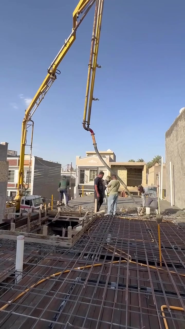 جاري العمل في دار بمساحة 100م 
صب سقف اول 
تحت إشراف وتنفيذ شركة أدم للمقاولات 🏗️
الموقع في الدورة بهاء المدن ضمن مجمعات البوعيثـة 

للاستفسار والتواصل: *********** او *********** ويمكنكم ايضاً زيارة موقع الشركة الكائن في : الدورة / حي دجلة شارع 16

