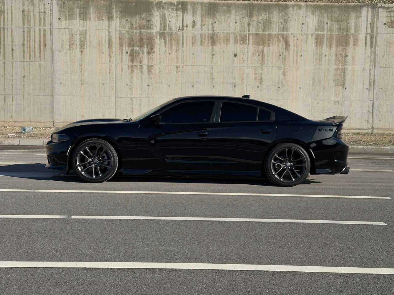 2023 DODGE CHARGER
  R/T‏
2023 دوج جارجر ار تي 
السعر 248$
وبيها مجال بسيط 
موديل :🔥 2023🔥
نداء الاخير 🎱
المحرك : 5.7L V8
الحالة :  جاملغ وبنيد صبغ بدون دواخل
ايرباك مبدل دشبول وستيرن بلادي شرط 
العداد :24 الاف ميل

مواصفات : Rt
رادار امامي
رادارات جانبية
شوتة رياضية دايتونا
كشنات كهرباء 
شفتات ستيرن
شاشه كبير + حساسات وكاميرا

 

السعر 248$
بدون رقم 
تترقم شمالي 
مكان السياره اربيل

☎️📞
Omar 
***********
