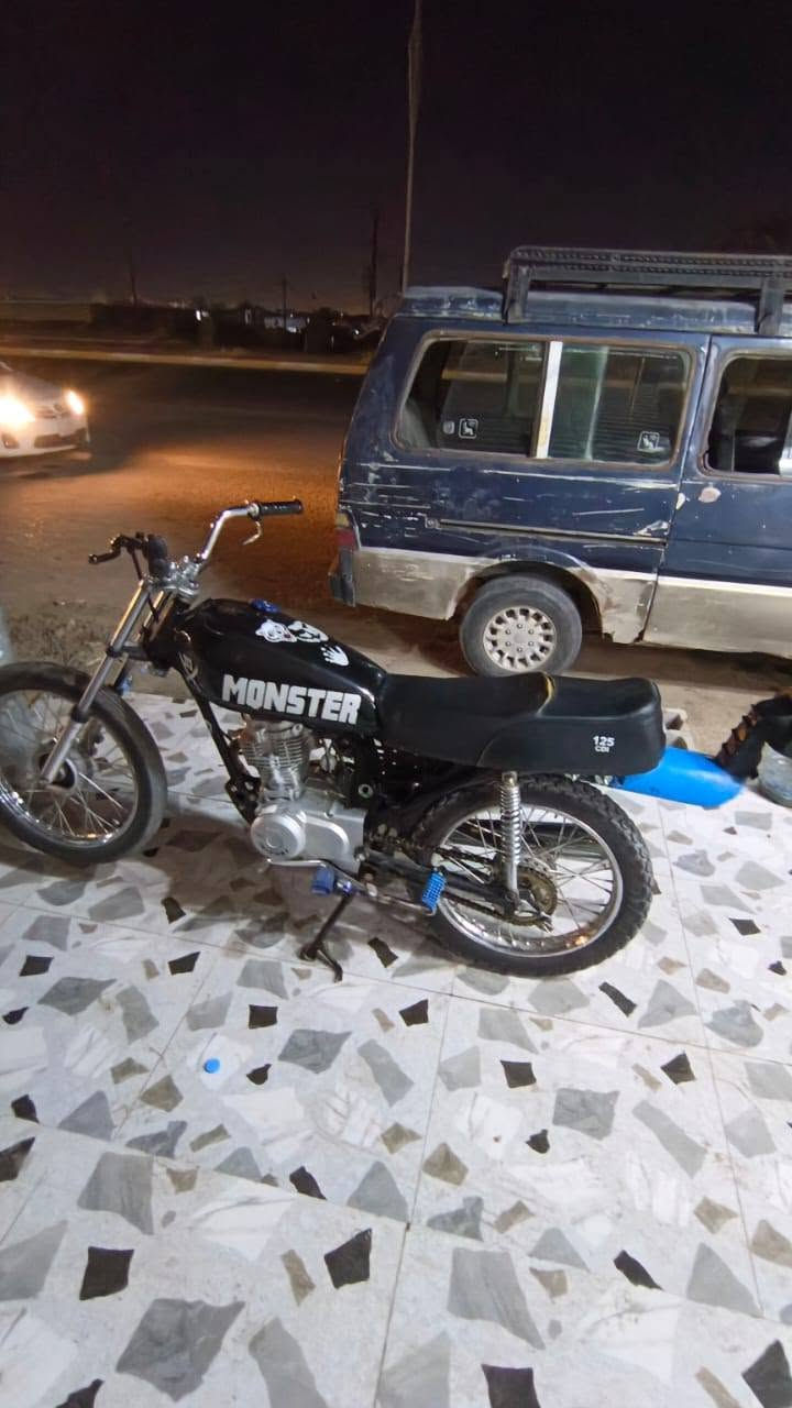 دراجه للبيع مكينه 2025سعر الدراجه خاص 500او بيها مجال


**إذا كنت صاحب هذا الإعلان وتريد حذفه لأي سبب، رجاءا أرسل رسالة إلى الدعم الفني**