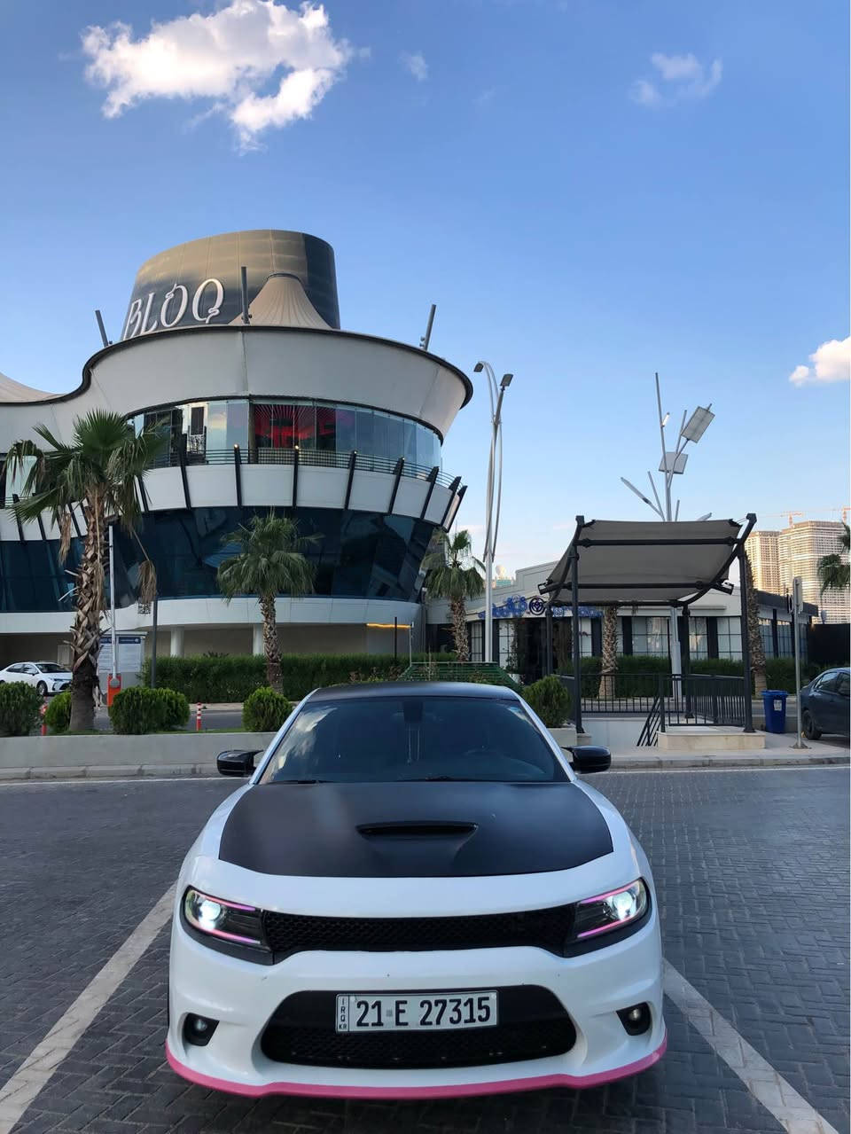 سلام عليكم
dodge charger model 2015  للبيع
گير و محرك و اكسل كلها بلاد و بشرط ممفتوح
محرك 3.6  ٦ سلندر 
🔥عليها كت SRT كامل 
⚡️لايتات ليد  ٧ الوان 
ويل وايد بودي  
مواصفات شاشه جبيره و  كشن هيتر سماعات Beats 🛑 و يدات شفت ستيرن و دگمه SPORT 🏁بعد مواصفات 
سياره داخلها و خارجها جديد 🆚
صبغ جاملغ امامي جهة سكن و جاملغ خلفي و بنيت محدث SRT
حداديه ١٠٠٪؜
مكانها اربيل 📍 
فحص و هزه و سنويه و رقم جديد ب اسمي 
السعر ١٧٠ و بي مجال للطيبين  
***********
*********** whats app أربيل, العراق
